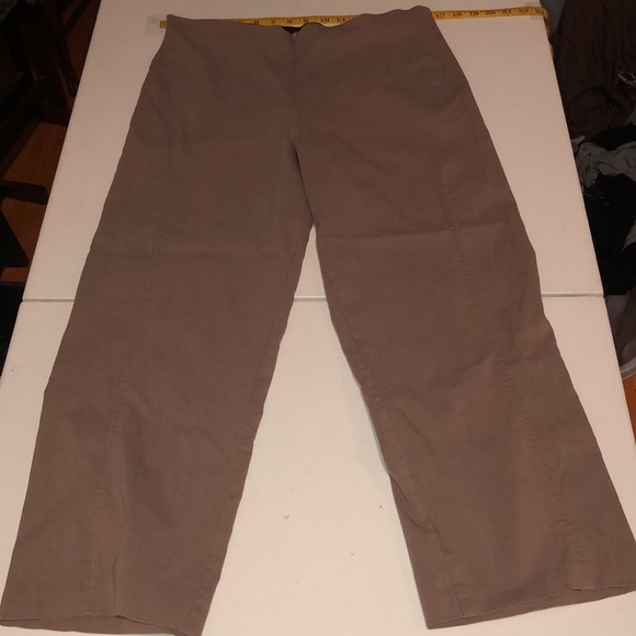 EQUESTRIAN DESIGNS size 12 tan cropped front zip with stretch pants Best pants - Picture 3 of 13